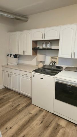 600 Birch Avenue N, New Richland, MN 56072