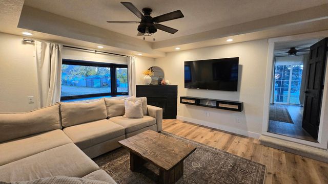 600 Birch Avenue N, New Richland, MN 56072