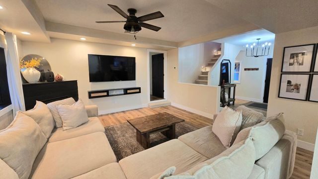 600 Birch Avenue N, New Richland, MN 56072