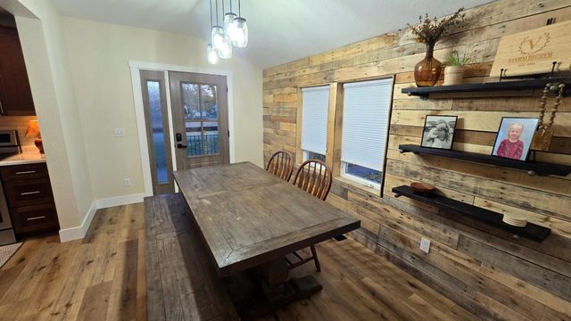 600 Birch Avenue N, New Richland, MN 56072