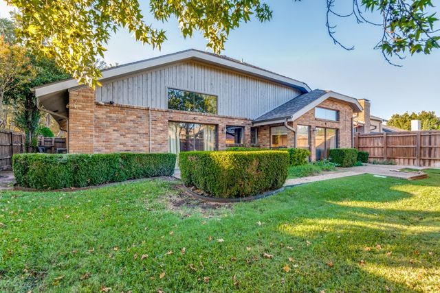 5209 Old Shepard Place, Plano, TX 75093