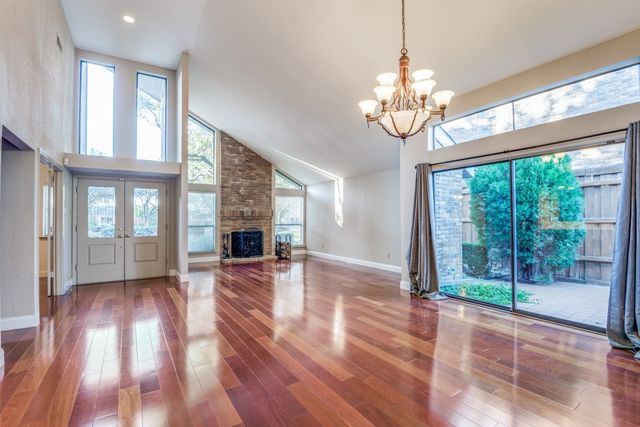 5209 Old Shepard Place, Plano, TX 75093