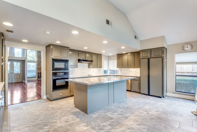 5209 Old Shepard Place, Plano, TX 75093