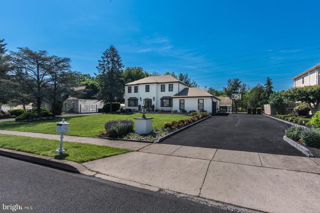 147 GWYNMONT DR, North Wales, PA 19454