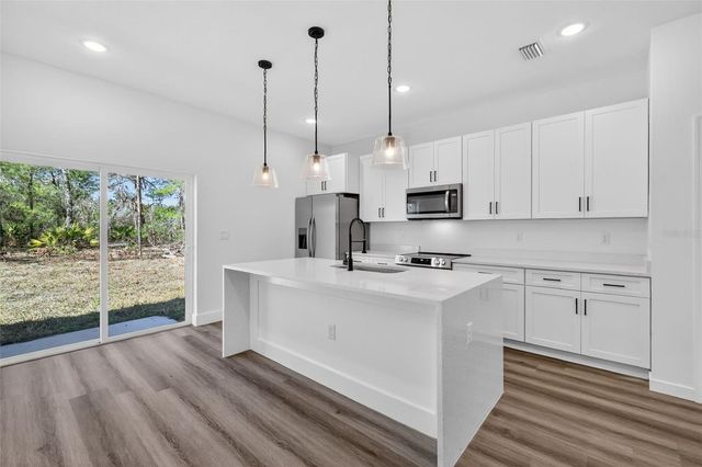 16 MALAUKA LANE DRIVE, Ocklawaha, FL 32179