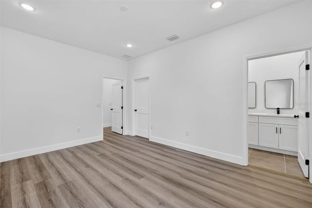 16 MALAUKA LANE DRIVE, Ocklawaha, FL 32179