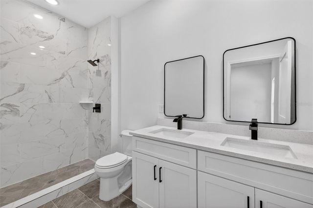 16 MALAUKA LANE DRIVE, Ocklawaha, FL 32179