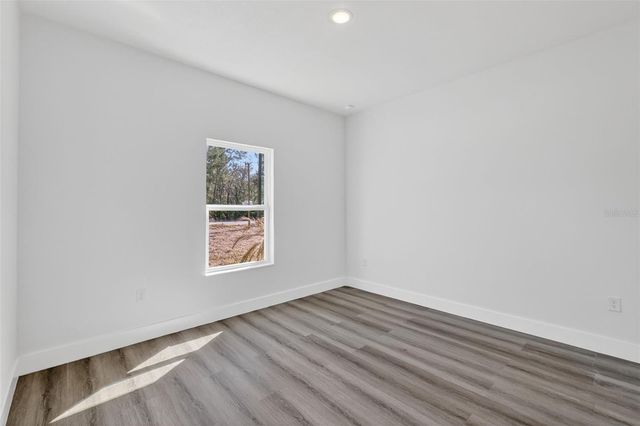 16 MALAUKA LANE DRIVE, Ocklawaha, FL 32179