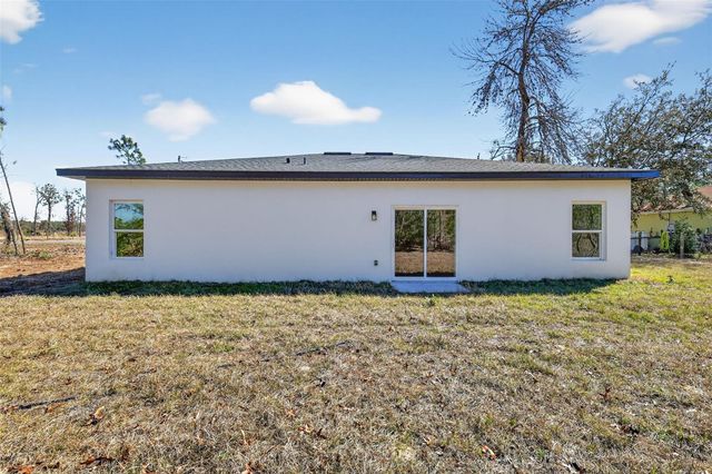 16 MALAUKA LANE DRIVE, Ocklawaha, FL 32179