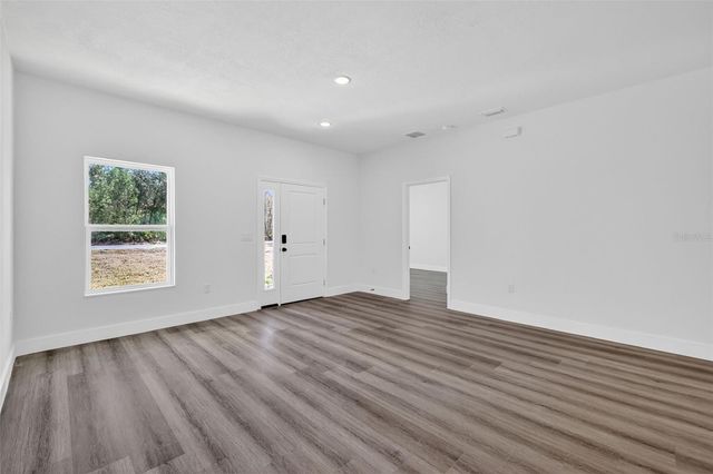 16 MALAUKA LANE DRIVE, Ocklawaha, FL 32179