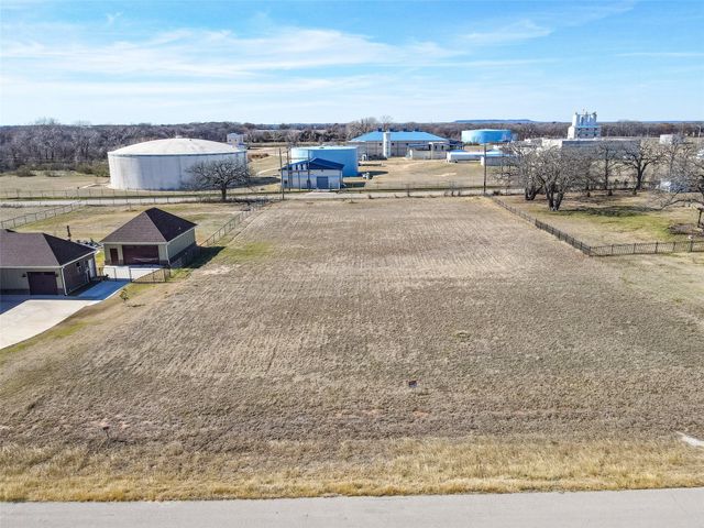 209 Maverick Court, Granbury, TX 76049