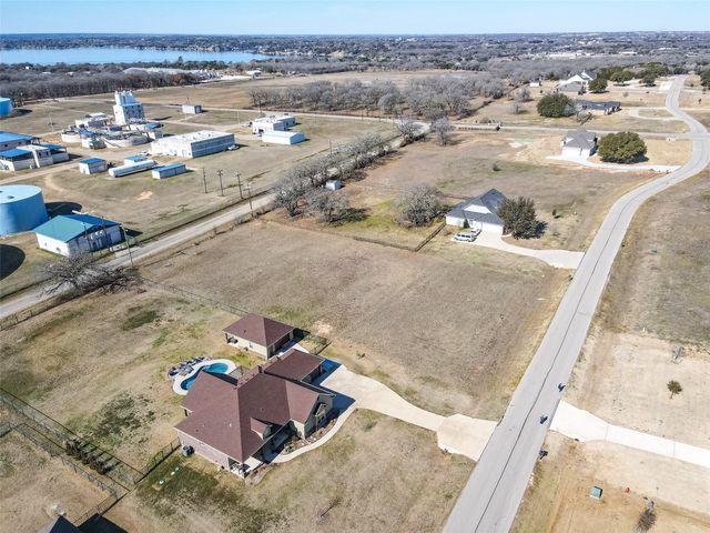 209 Maverick Court, Granbury, TX 76049