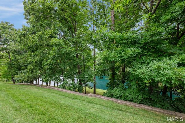 14031 Baywood Villages Drive, Chesterfield, MO 63017