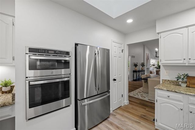 14031 Baywood Villages Drive, Chesterfield, MO 63017