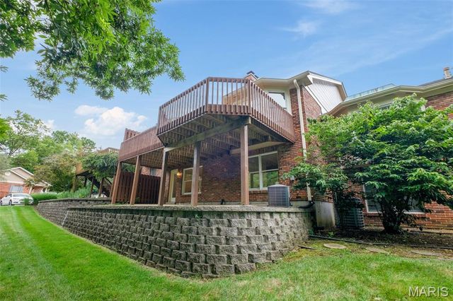 14031 Baywood Villages Drive, Chesterfield, MO 63017
