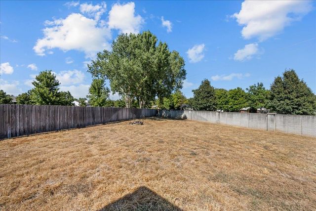 1826 N Nickelton Ct, Wichita, KS 67235