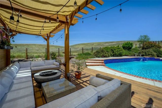 1590 Shiloh Place, Templeton, CA 93465