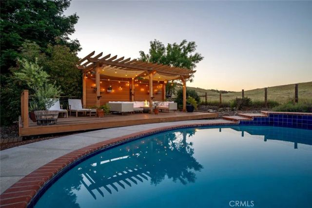 1590 Shiloh Place, Templeton, CA 93465