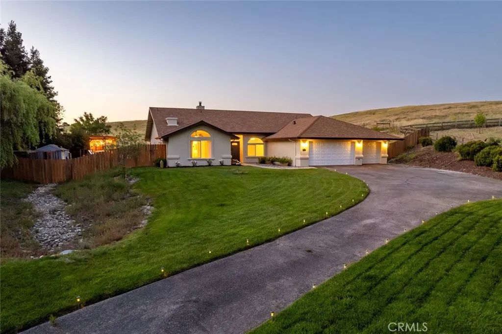 1590 Shiloh Place, Templeton, CA 93465