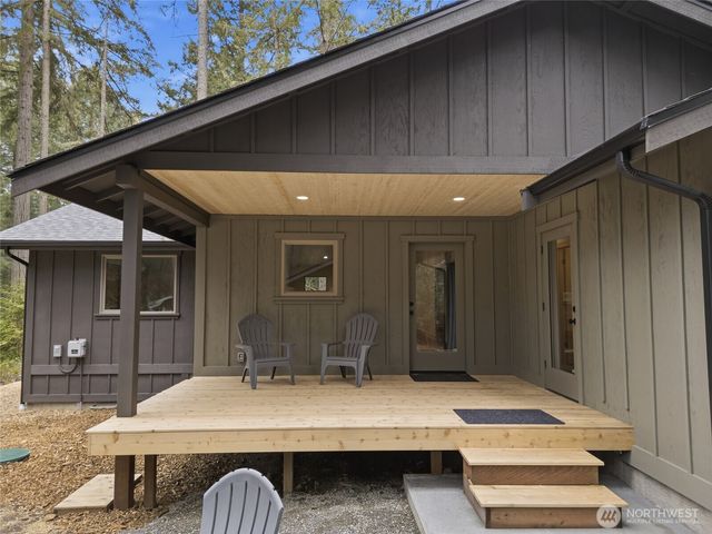 11408 Laurel Place, Anderson Island, WA 98303