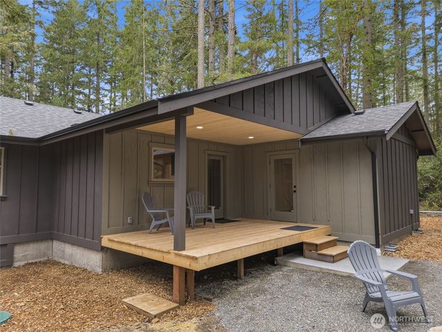 11408 Laurel Place, Anderson Island, WA 98303