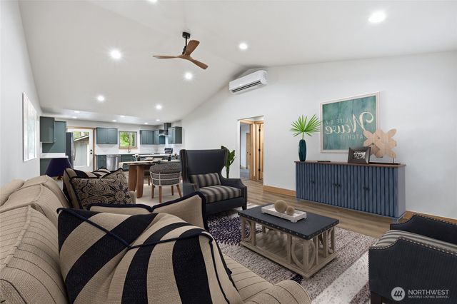 11408 Laurel Place, Anderson Island, WA 98303