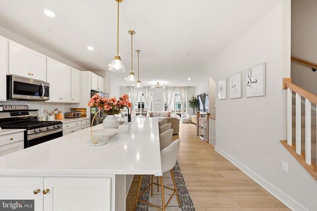 22810 TAWNY PINE SQ, Ashburn, VA 20148