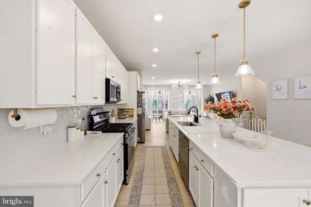 22810 TAWNY PINE SQ, Ashburn, VA 20148