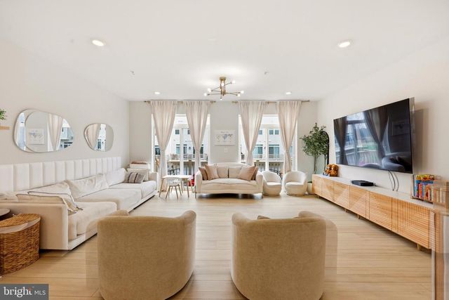 22810 TAWNY PINE SQ, Ashburn, VA 20148