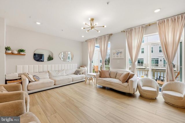 22810 TAWNY PINE SQ, Ashburn, VA 20148