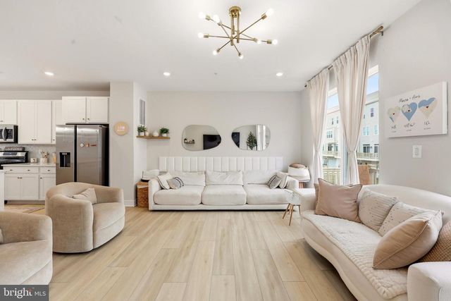 22810 TAWNY PINE SQ, Ashburn, VA 20148