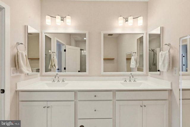 22810 TAWNY PINE SQ, Ashburn, VA 20148