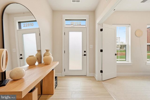 22810 TAWNY PINE SQ, Ashburn, VA 20148