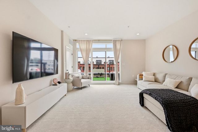 22810 TAWNY PINE SQ, Ashburn, VA 20148