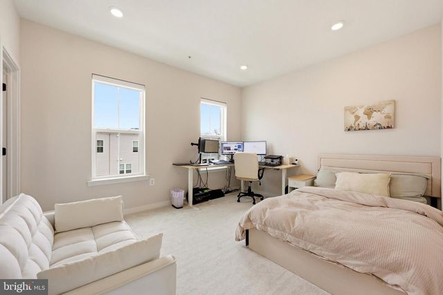 22810 TAWNY PINE SQ, Ashburn, VA 20148