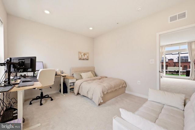 22810 TAWNY PINE SQ, Ashburn, VA 20148