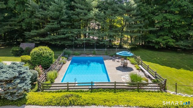 40 Ruffin Road, Woodbury, CT 06798