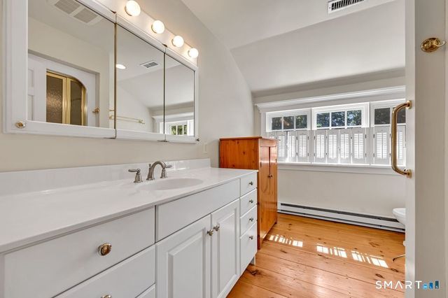 40 Ruffin Road, Woodbury, CT 06798