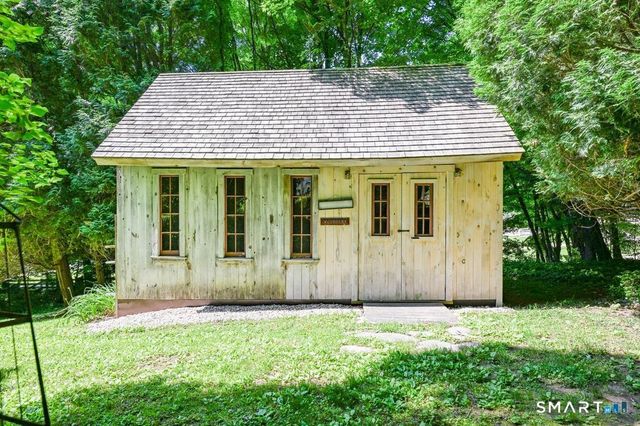 40 Ruffin Road, Woodbury, CT 06798