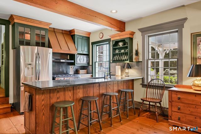 40 Ruffin Road, Woodbury, CT 06798