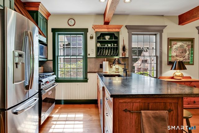 40 Ruffin Road, Woodbury, CT 06798