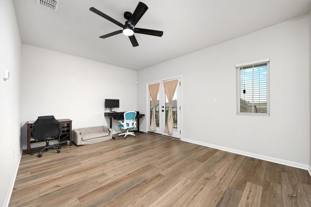 236 Travis LN, Liberty Hill, TX 78642