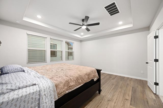 236 Travis LN, Liberty Hill, TX 78642