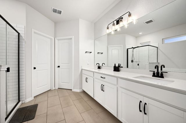 236 Travis LN, Liberty Hill, TX 78642