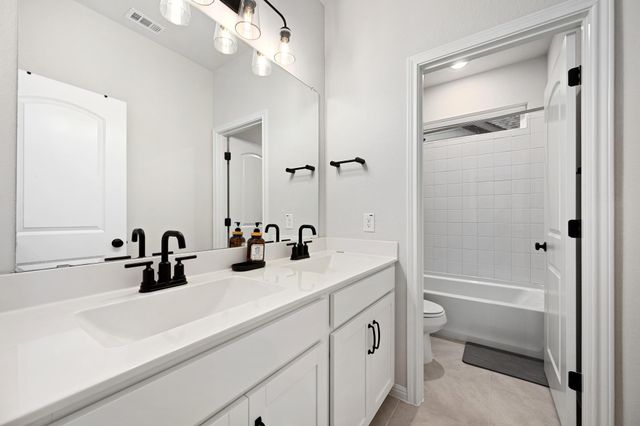 236 Travis LN, Liberty Hill, TX 78642