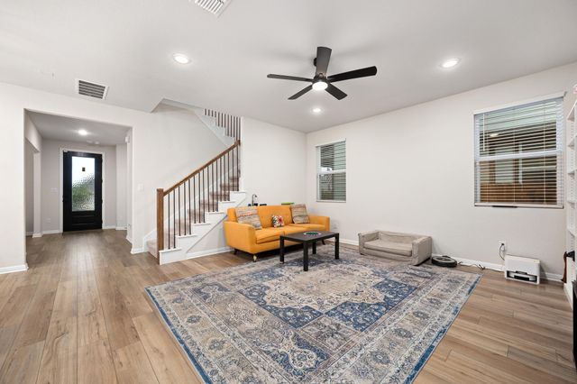 236 Travis LN, Liberty Hill, TX 78642