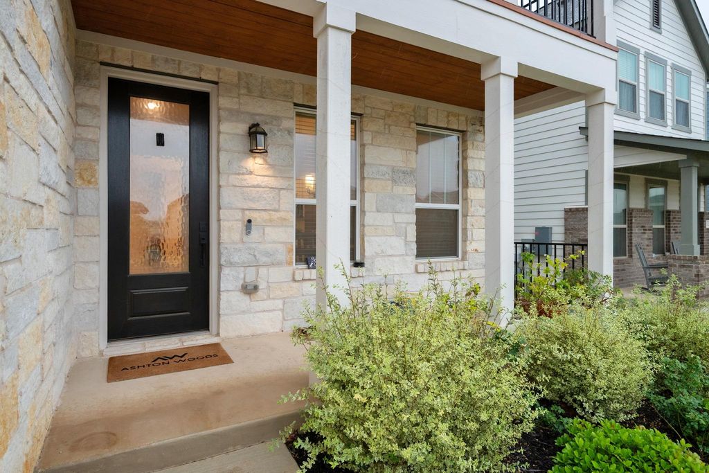 236 Travis LN, Liberty Hill, TX 78642