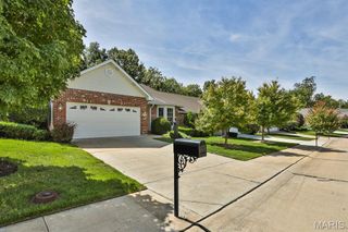 1122 Villa Flora Drive 45C, O'fallon, MO 63366