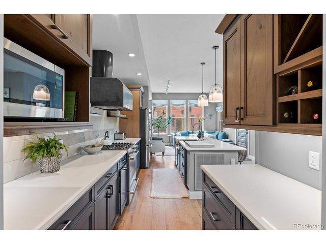 2880 Curtis St, Denver, CO 80205