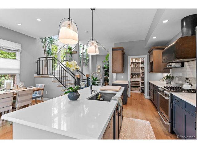 2880 Curtis St, Denver, CO 80205